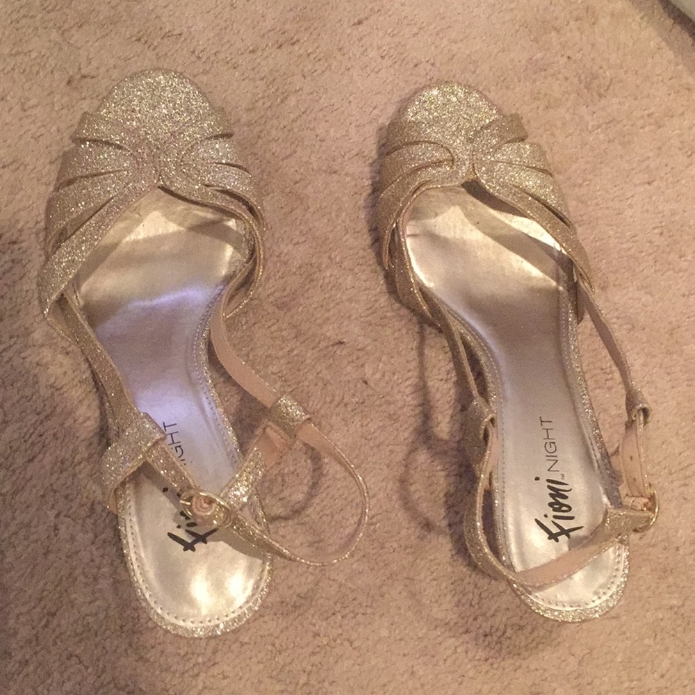 Gold high heels size 9 worn only once!
